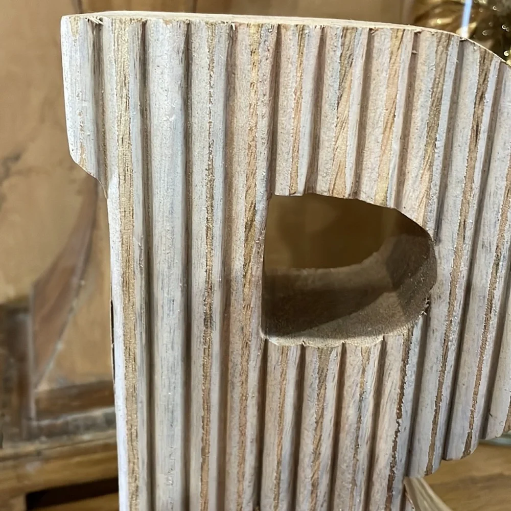 Wood Letter “R” accent - Picture 3 of 6